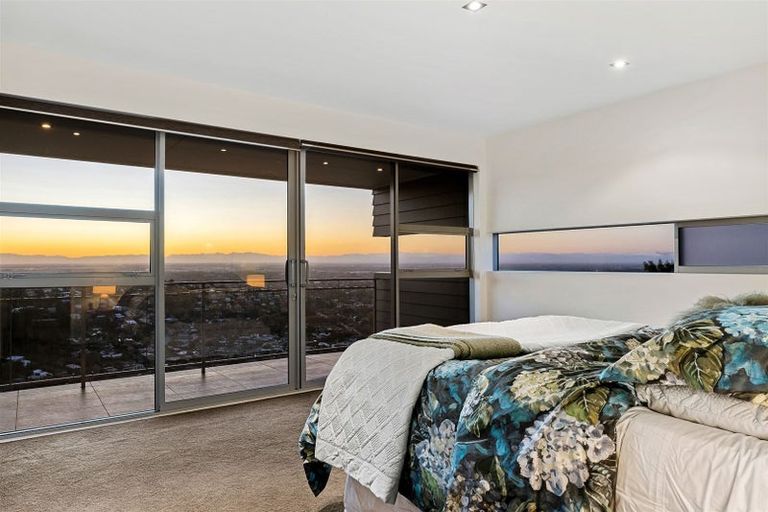 Photo of property in 6 Yelverton Place, Huntsbury, Christchurch, 8022