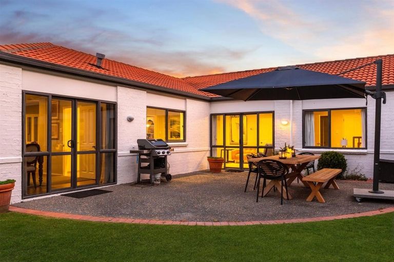 Photo of property in 12 Bowman Place, Whitby, Porirua, 5024