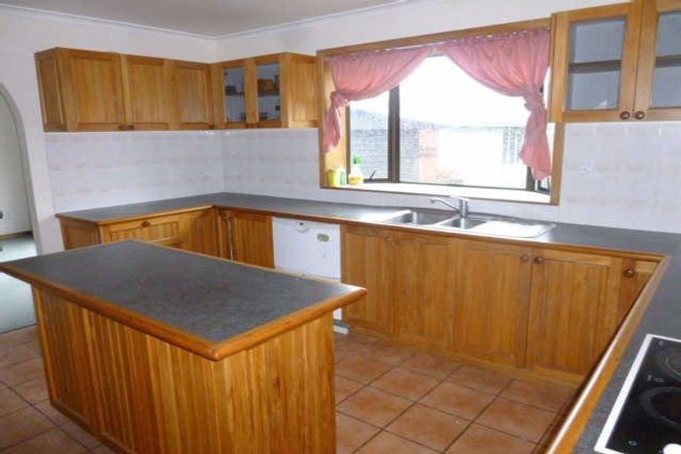 Photo of property in 200 Avonhead Road, Avonhead, Christchurch, 8042