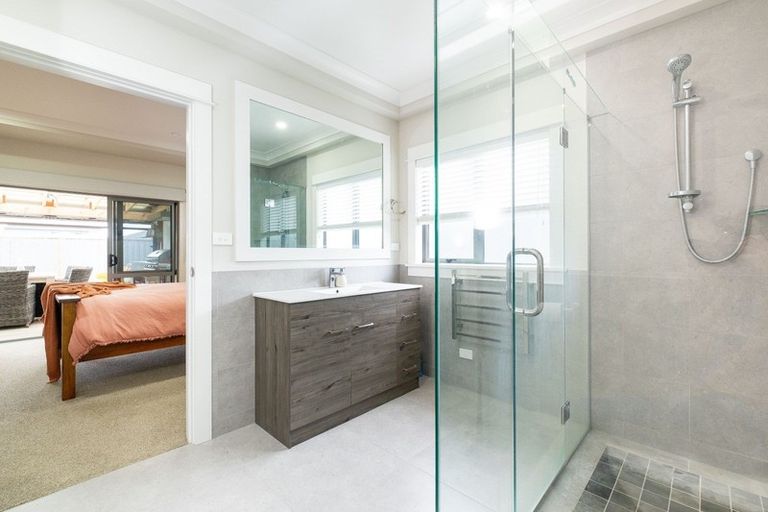 Photo of property in 2 Hurunui Drive, Te Awa, Napier, 4110