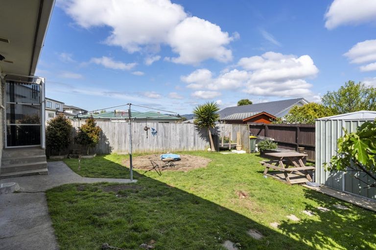 Photo of property in 2/38 Blacklock Avenue, Henderson, Auckland, 0612