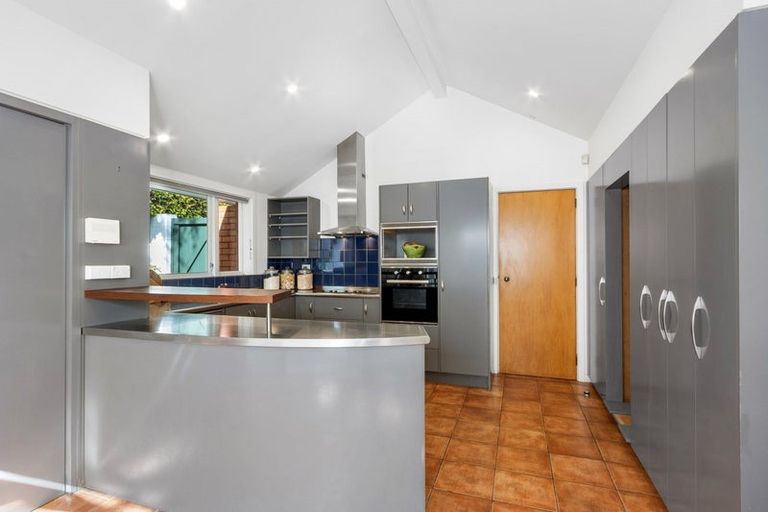 Photo of property in 10 Heaton Rhodes Place, Cashmere, Christchurch, 8022