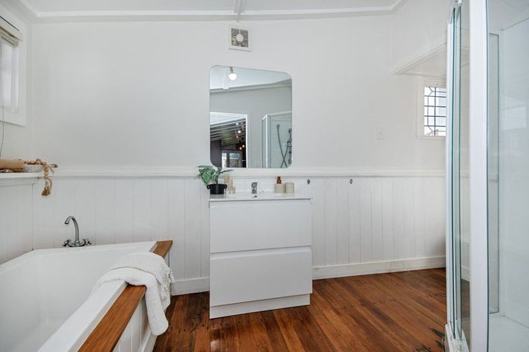 Photo of property in 1 Whimp Avenue, Onerahi, Whangarei, 0110