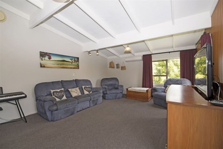 Photo of property in 180 Universal Drive, Henderson, Auckland, 0610