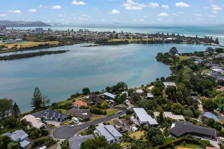 Photo of property in 28 Maori Hut Road, Red Beach, 0932