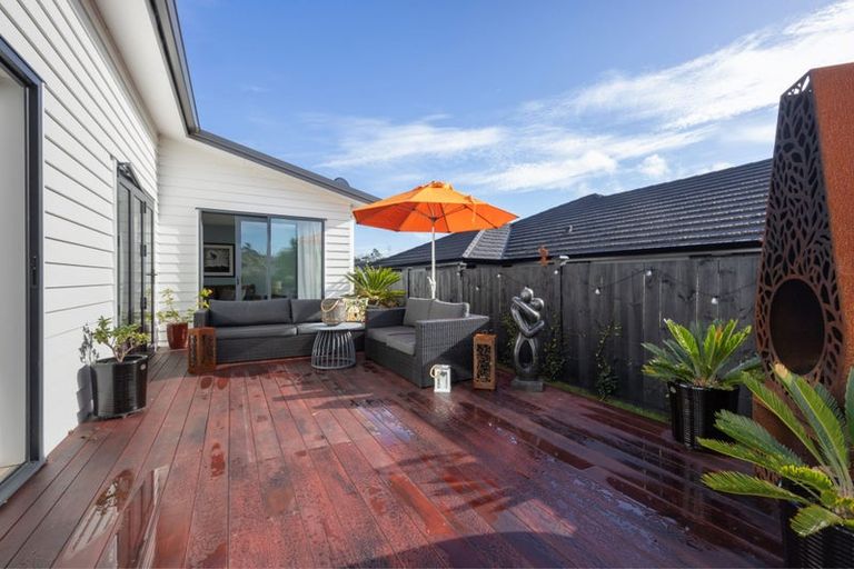 Photo of property in 18 Jane Maree Road, Kumeu, 0810
