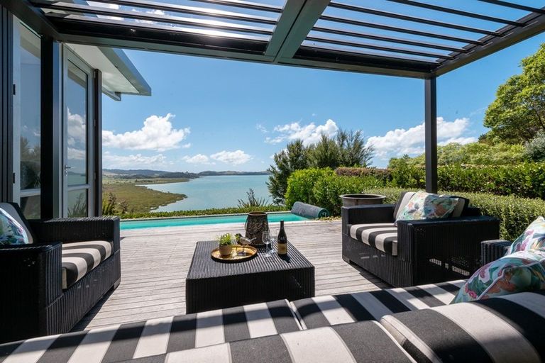 Photo of property in 848 Clevedon Kawakawa Road, Clevedon, Papakura, 2585