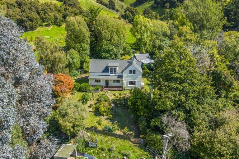 Photo of property in 8 Shadbolts Road, Pigeon Bay, Akaroa, 7583