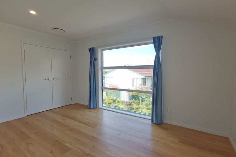 Photo of property in 25a Addison Drive, Glendene, Auckland, 0602