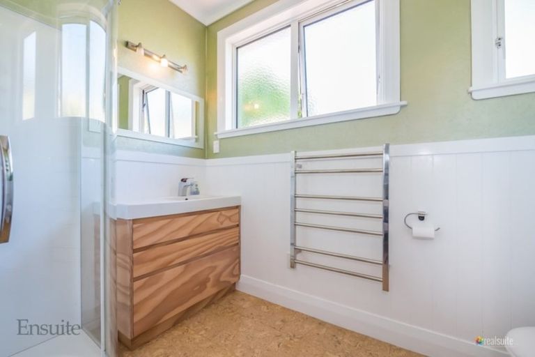 Photo of property in 25 Hinau Street, Woburn, Lower Hutt, 5010