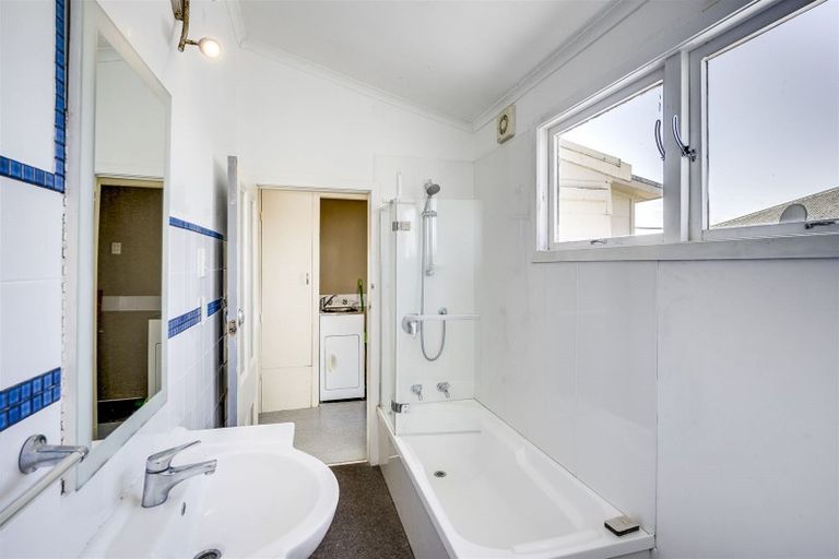 Photo of property in 705 Saint Aubyn Street West, Saint Leonards, Hastings, 4120