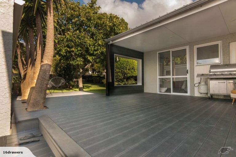 Photo of property in 113 Govett Avenue, Frankleigh Park, New Plymouth, 4310