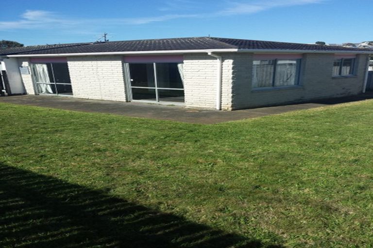 Photo of property in 30a Simons Street, Moturoa, New Plymouth, 4310