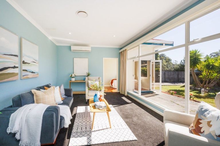 Photo of property in 16 College Street, Awapuni, Palmerston North, 4412