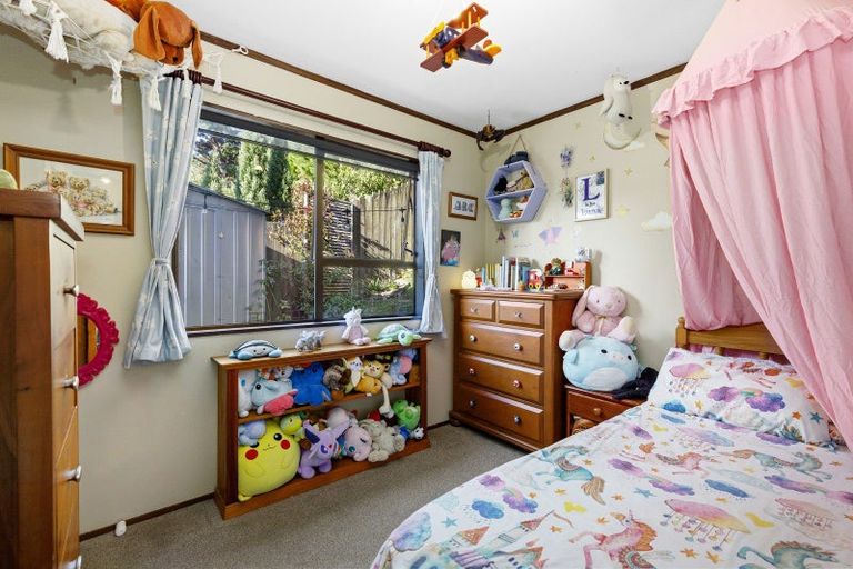 Photo of property in 27 Fenchurch Grove, Stokes Valley, Lower Hutt, 5019