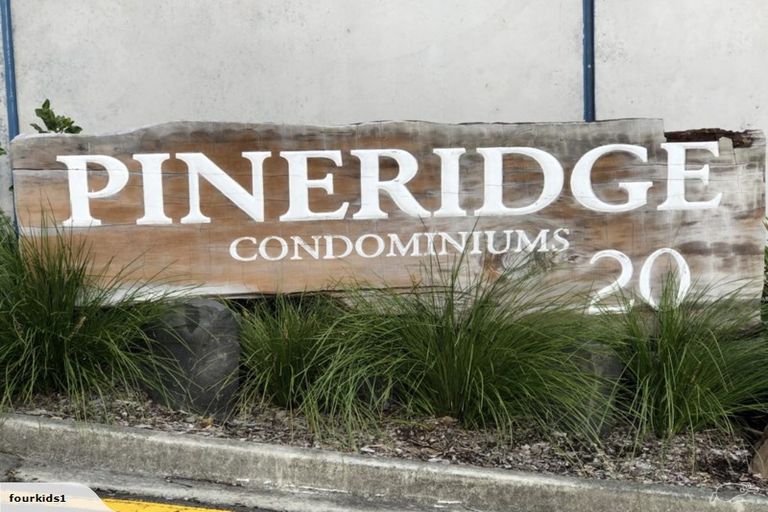 Photo of property in 2f/20 Ian Marwick Place, Birkenhead, Auckland, 0626