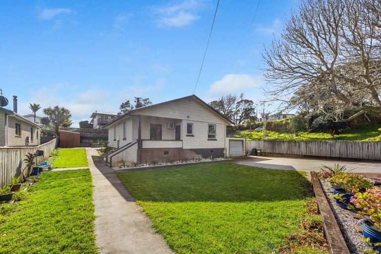Photo of property in 6 Downe Street, New Plymouth, 4310