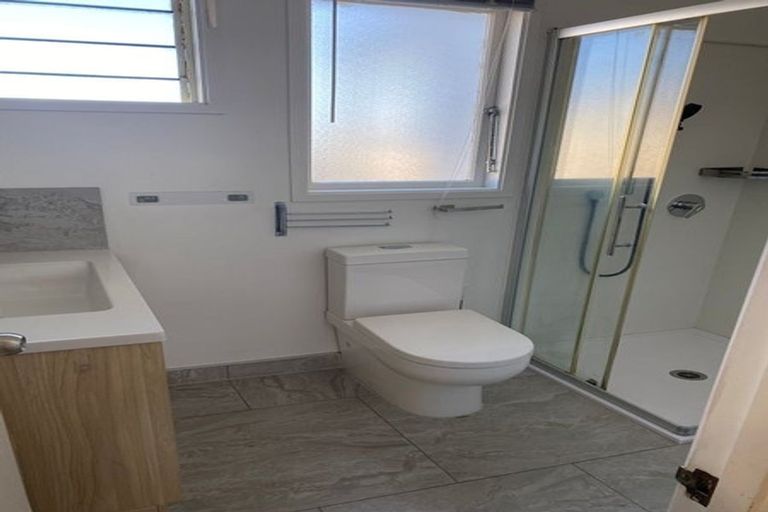 Photo of property in 9 Andrew Road, Howick, Auckland, 2010