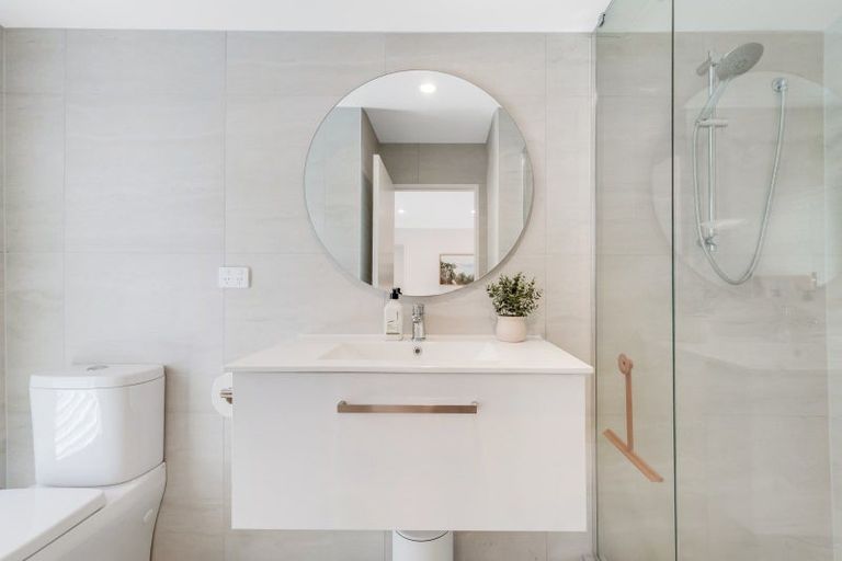 Photo of property in 16b Cairngorm Place, Highland Park, Auckland, 2010