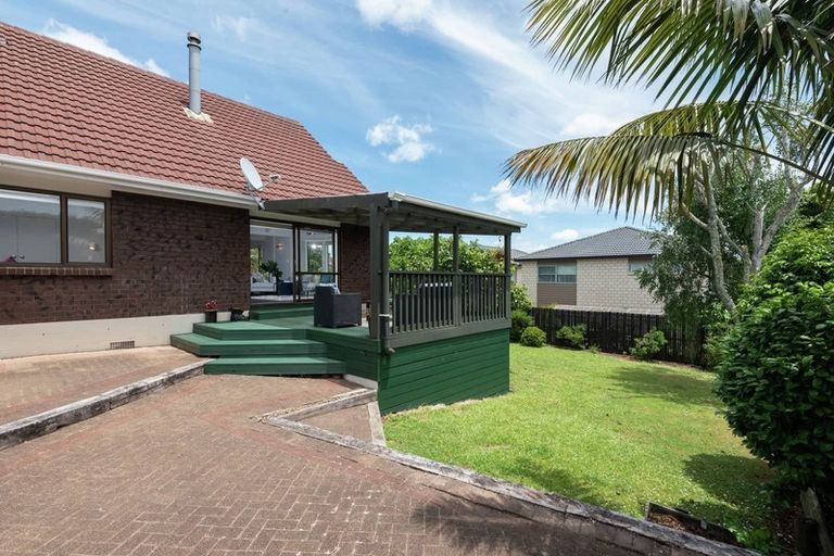Photo of property in 2/5 Cornelian Crescent, Half Moon Bay, Auckland, 2012
