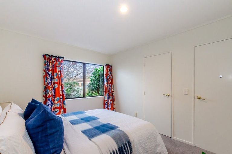 Photo of property in 12 Fox Place, Cloverlea, Palmerston North, 4412