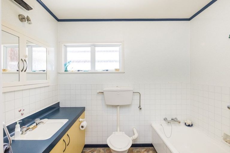 Photo of property in 21 Lockhart Avenue, Milson, Palmerston North, 4414