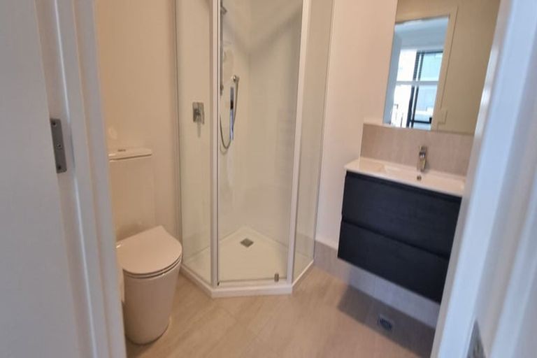 Photo of property in 10/11 Carlos Drive, Flat Bush, Auckland, 2016