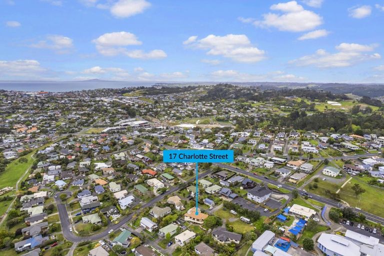 Photo of property in 17 Charlotte Street, Stanmore Bay, Whangaparaoa, 0932