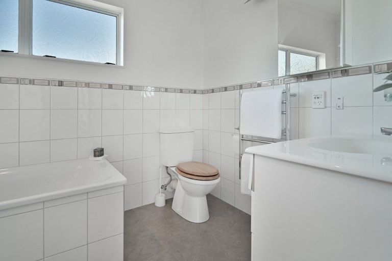 Photo of property in 14 Hunters Hill, Havelock North, 4130