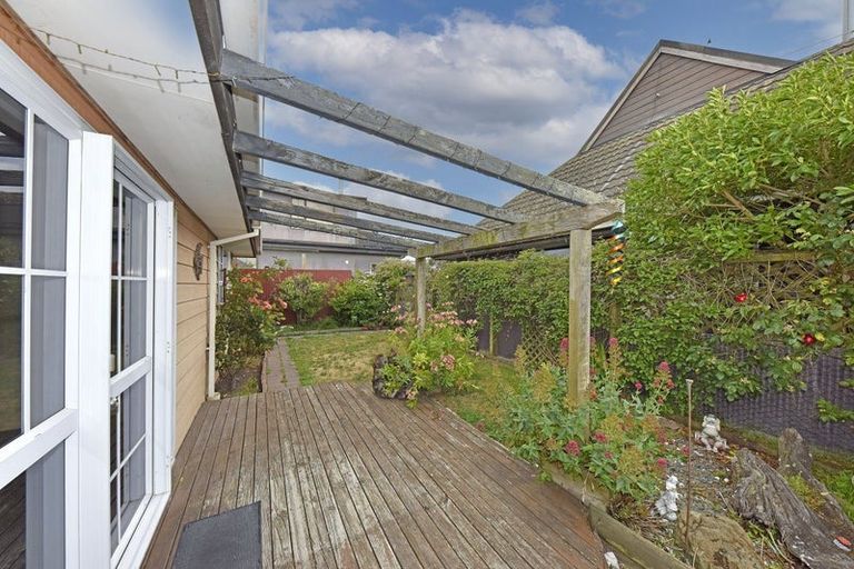 Photo of property in 2/49 Tedder Avenue, North New Brighton, Christchurch, 8083