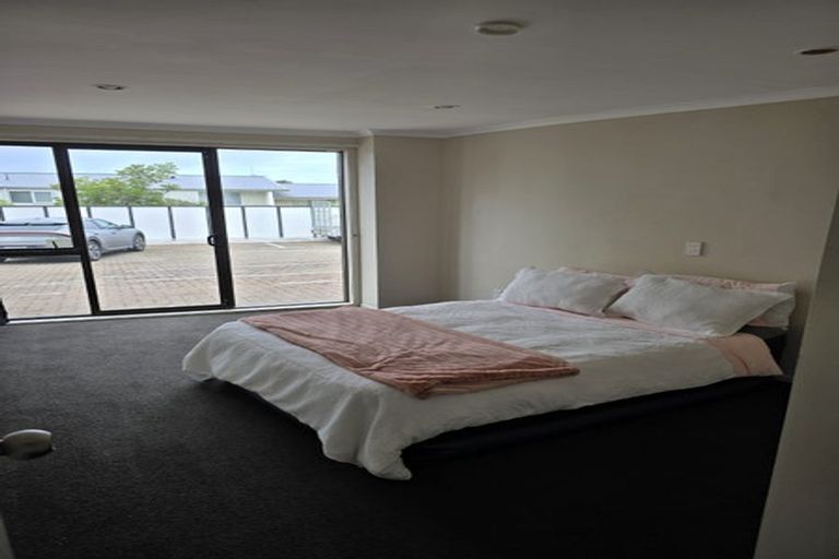 Photo of property in 9 Rangitane Street, Maupuia, Wellington, 6022