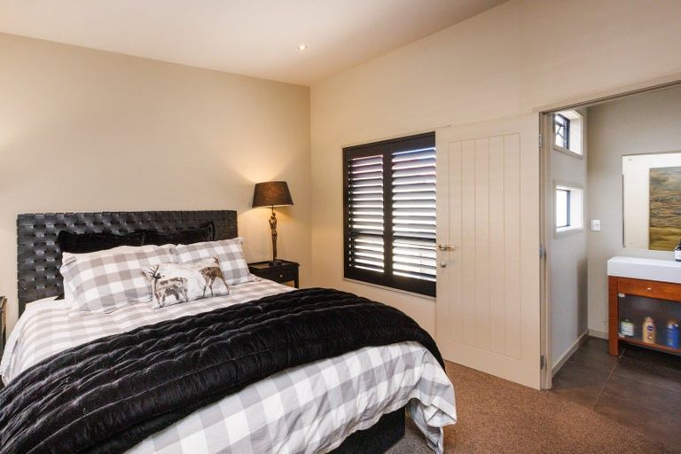 Photo of property in 143 Victoria Avenue, Hokowhitu, Palmerston North, 4410