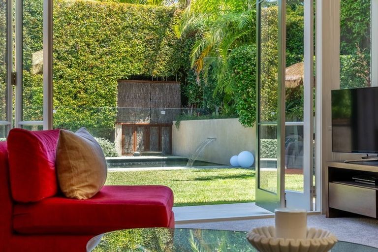 Photo of property in 19 Maritime Terrace, Birkenhead, Auckland, 0626