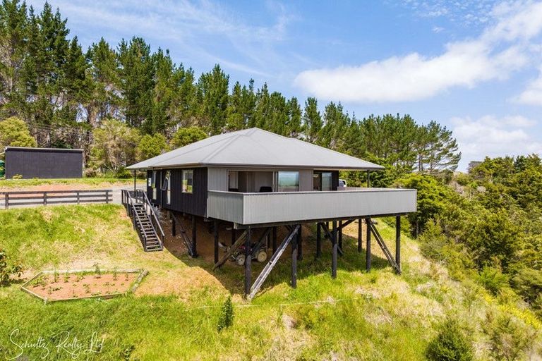 Photo of property in 827 Tinopai Road, Tinopai, Matakohe, 0593