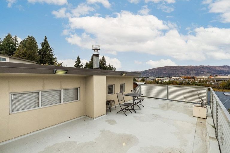 Photo of property in 31a Kings Drive, Wanaka, 9305