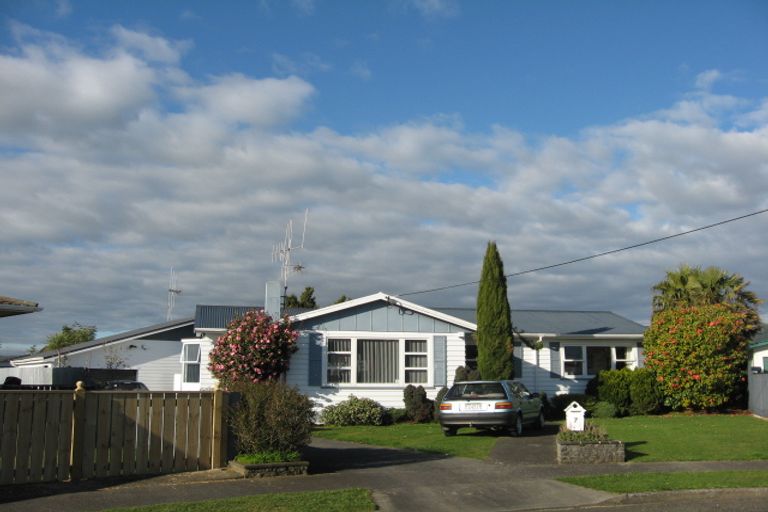 Photo of property in 7 Selwyn Street, Levin, 5510