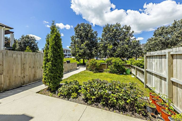 Photo of property in 55 Phar Lap Crescent, Takanini, 2112