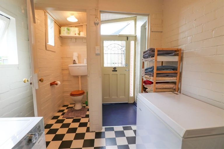 Photo of property in 1 Hertnon Street, West End, Timaru, 7910