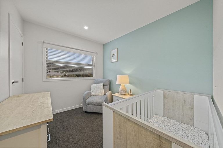 Photo of property in 5b Ryan Grove, Tawa, Wellington, 5028