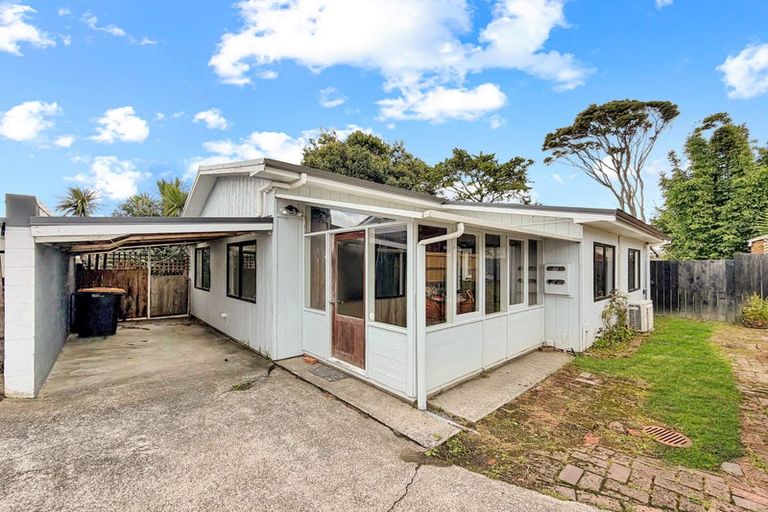 Photo of property in 3/78 Glengarry Road, Glen Eden, Auckland, 0602