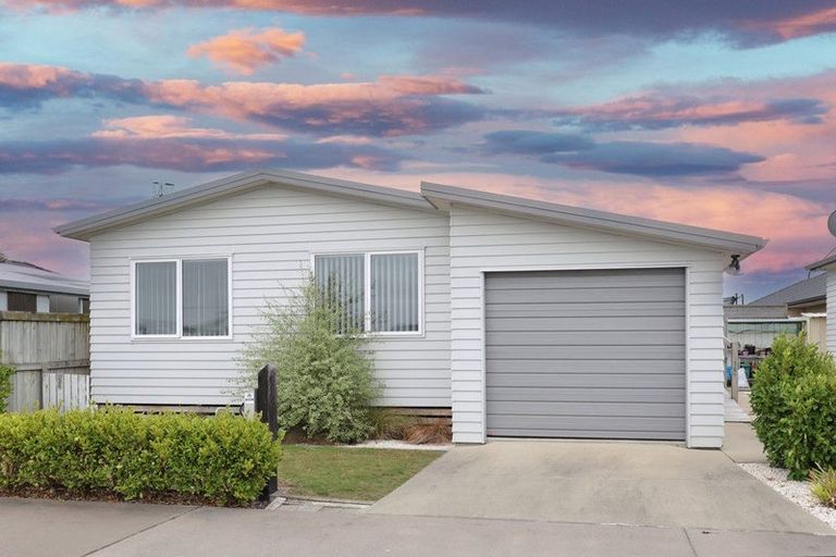Photo of property in 11 Kamahi Crescent, Papamoa Beach, Papamoa, 3118