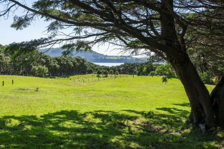 Photo of property in 5114 Te Araroa Road, Hicks Bay, Tikitiki, 4087