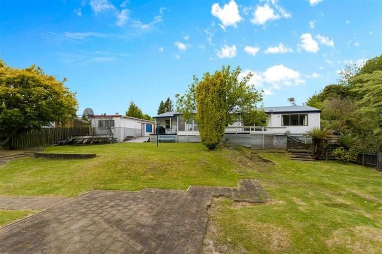 Photo of property in 14 Waikato Place, Tokoroa, 3420