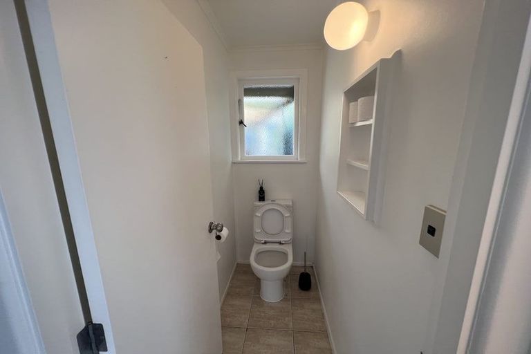 Photo of property in 25 Crompton Road, Massey, Auckland, 0614