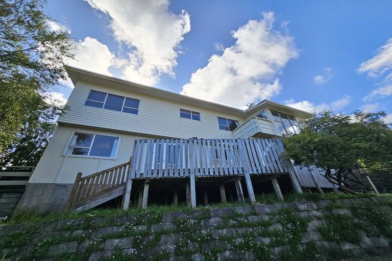 Photo of property in 84 Taylor Terrace, Tawa, Wellington, 5028