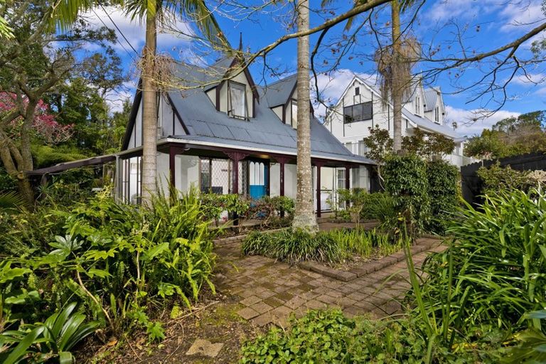 Photo of property in 14b South Lynn Road, Titirangi, Auckland, 0604