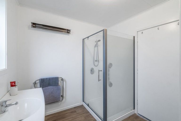 Photo of property in 59 Hillary Street, Winton, 9720