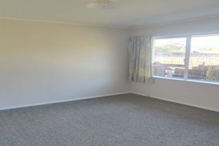 Photo of property in 2/3 Camp Street, Silverstream, Upper Hutt, 5019