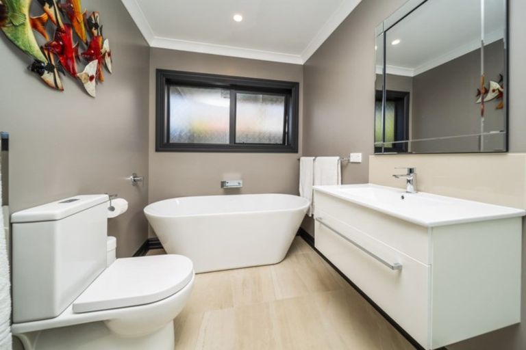 Photo of property in 7 Cameron Street, Hawera, 4610