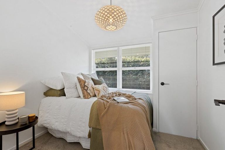 Photo of property in 3/50 Old Lake Road, Narrow Neck, Auckland, 0624